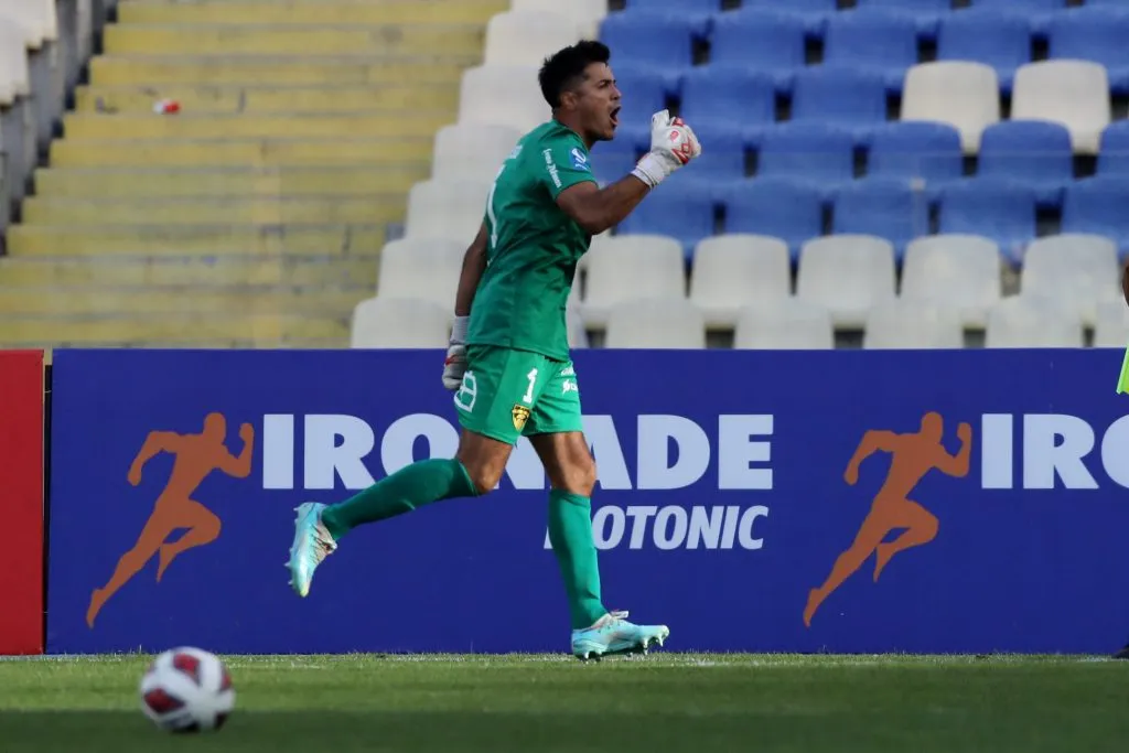 Nery Veloso renovó por las próximas dos temporadas con Fernández Vial (Foto: Photosport)