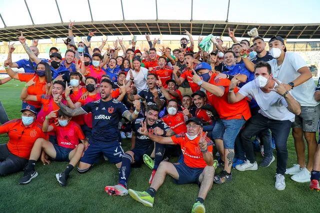 El festejo tras la salvación (Photosport)