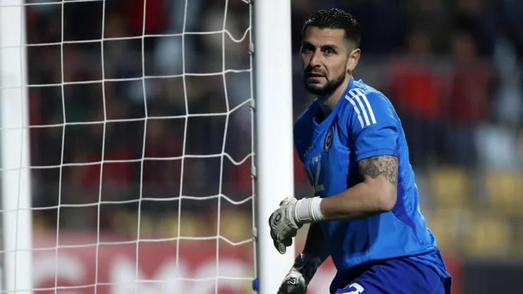 Gabriel Arias no ve ninguna en las definiciones a penal jugando con Racing