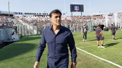 El entrenador Gustavo Quinteros sintió la derrota de Colo Colo ante Unión Española. (Foto: Pepe Alvújar/Photosport)