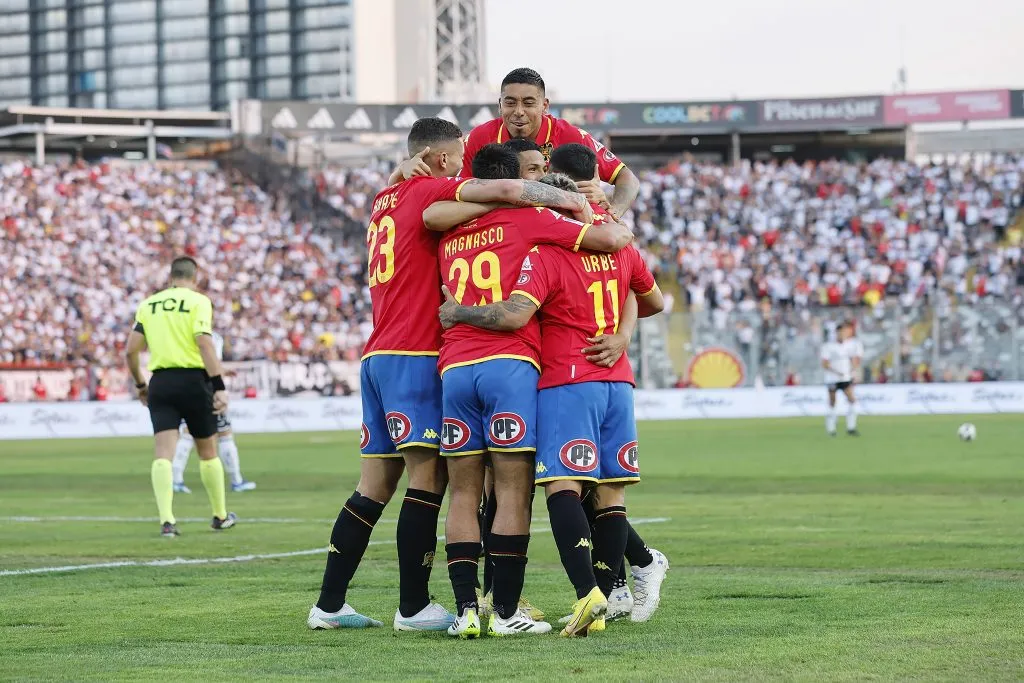 Unión Española celebró y mató las ilusiones de Colo Colo en el Estadio Monumental. (Foto: Oepe Alvújar/Photosport)