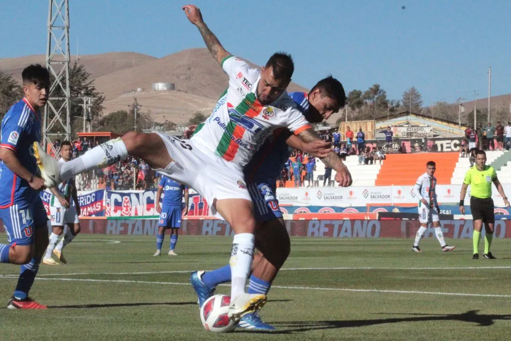 Cobresal y la Universidad de Chile se miden en el estadio El Salvador (Foto: Photosport)