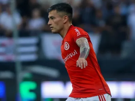 Hinchas de Internacional en éxtasis con el rendimiento de Aránguiz en Brasil