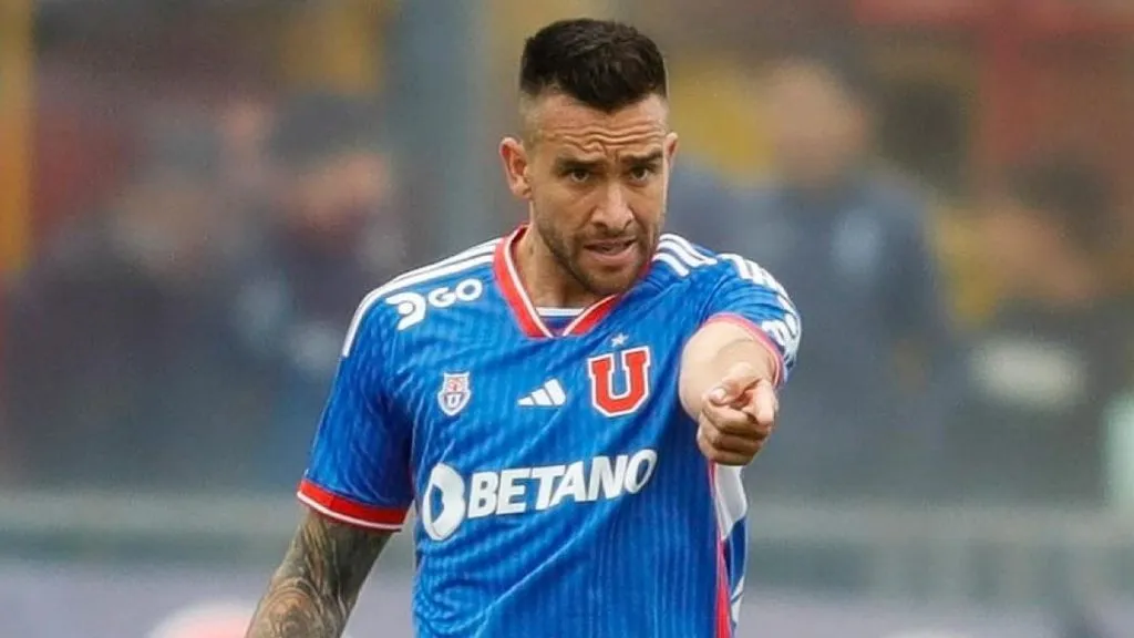 Zaldivia renovó con la U por todo el año 2024 (Photosport)