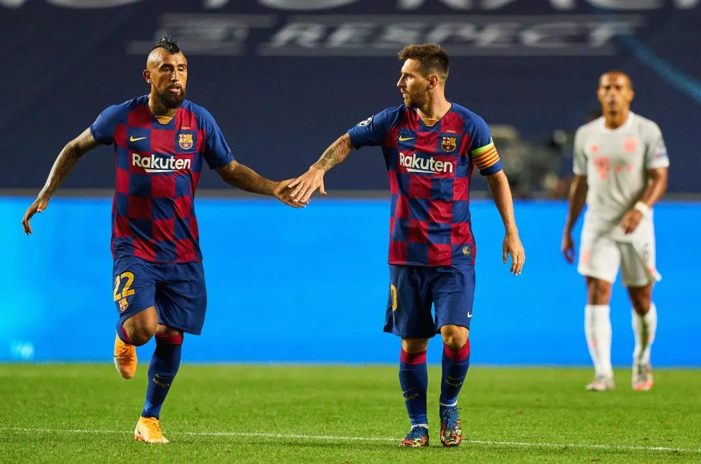 Arturo Vidal y Lionel Messi compartieron camarín en el Barcelona. El ‘King’ ahora suena como refuerzo de Boca Juniors. (IMAGO / Poolfoto UCL)