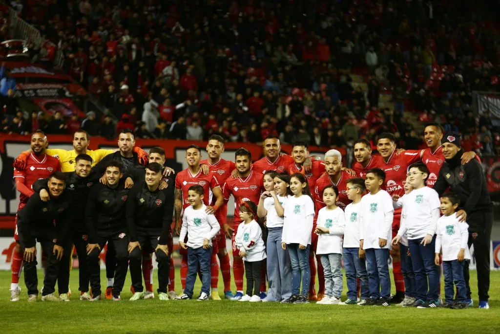 El plantel de Ñublense confía en poder lograr la hazaña y meterse en copas internacionales | FOTO: Mauricio Ulloa/Photosport