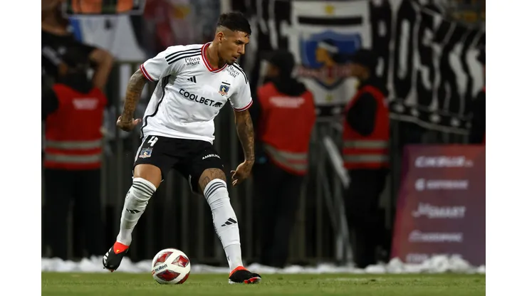 Colo Colo se resiste a dejar partir a Alan Saldivia. (Foto: Andrés Pina/Photosport)