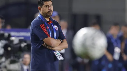 Nicolás Córdova manifestó su molestia con el estado del terreno de la cancha (Foto: Photosport)