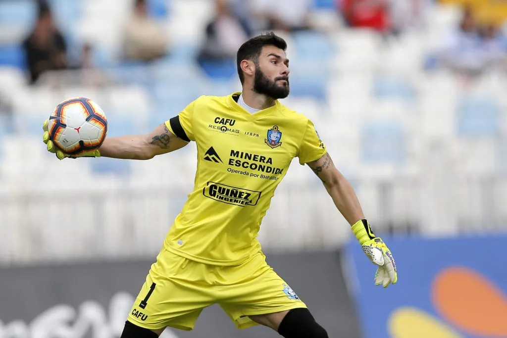 Paulo Garcés se retractó de haber dicho que “sí” a Deportes Linares. (Foto: Javier Torres/Photosport)