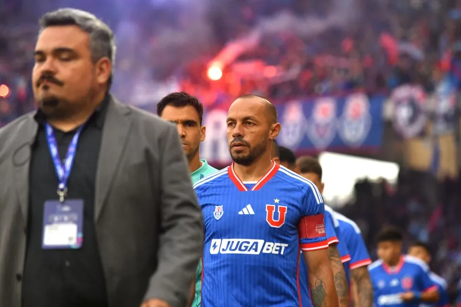 Díaz es hoy el capitán de la Universidad de Chile | Foto: Photosport