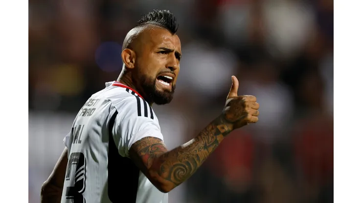 Arturo Vidal arrastró un nuevo auspiciador a Colo Colo. (Foto: Photosport)