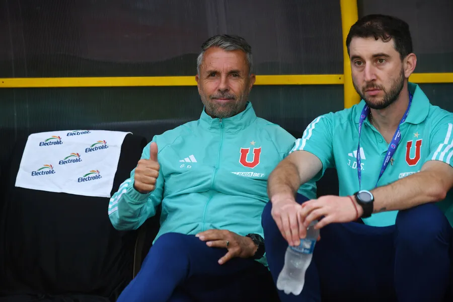 Caamaño le da un punto a favor a Álvarez por sobre Pellegrino. | Foto: Photosport