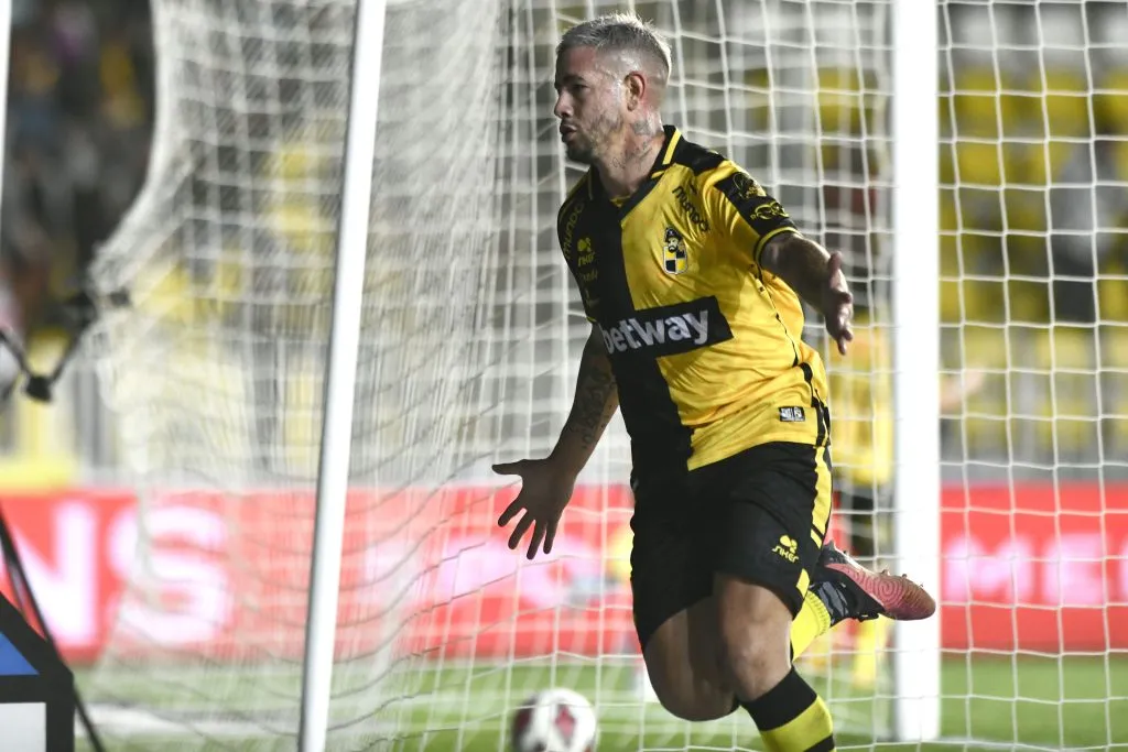 Rodrigo Holgado tuvo opciones de fichar en Universidad de Chile y Everton. en Chile. El delantero finalmente tomó la oferta de América de Cali.