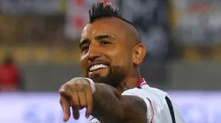 Después de varias semanas de negociaciones, Vidal pudo ponerse la camiseta de Colo Colo.