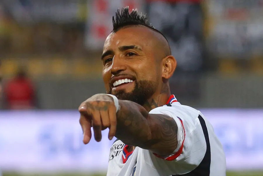 Arturo Vidal volvió a vestir la camiseta de Colo Colo. | Foto: Photosport