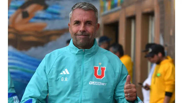 Gustavo Álvarez mantiene la mesura en Universidad de Chile