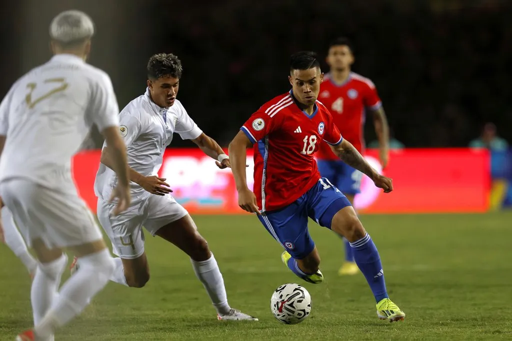 Alexander Aravena tuvo un bajo cometido con La Roja Sub 23 (Comunicaciones FFCH)