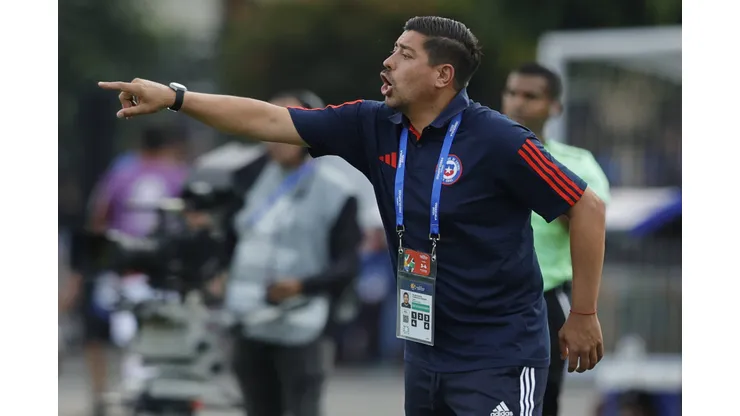Córdova recibe duras críticas por la conformación del equipo nacional