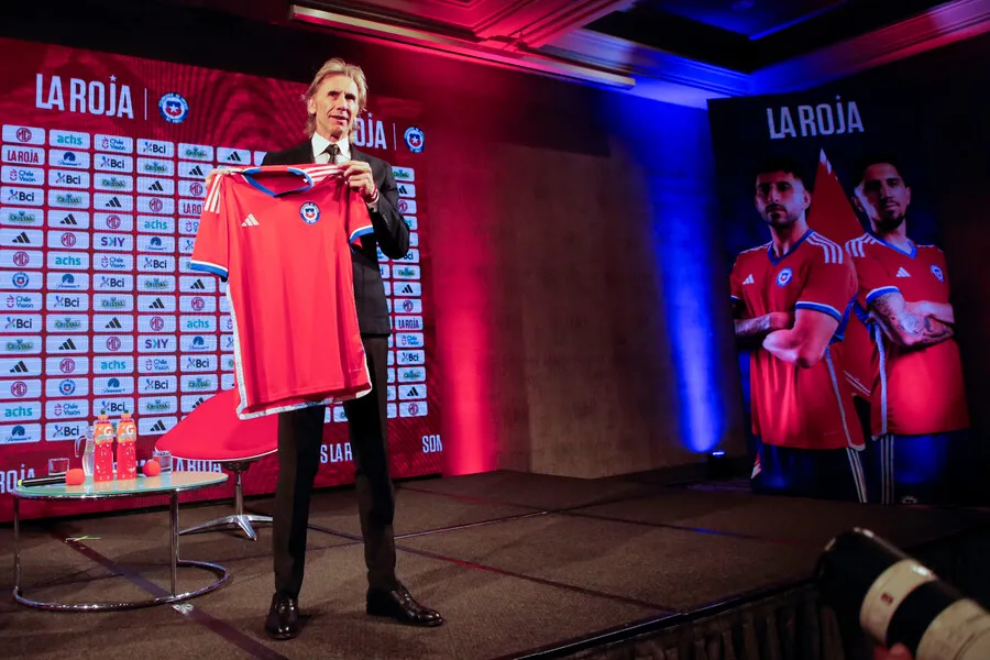 Gareca fue presentado en La Roja | Foto: Photosport