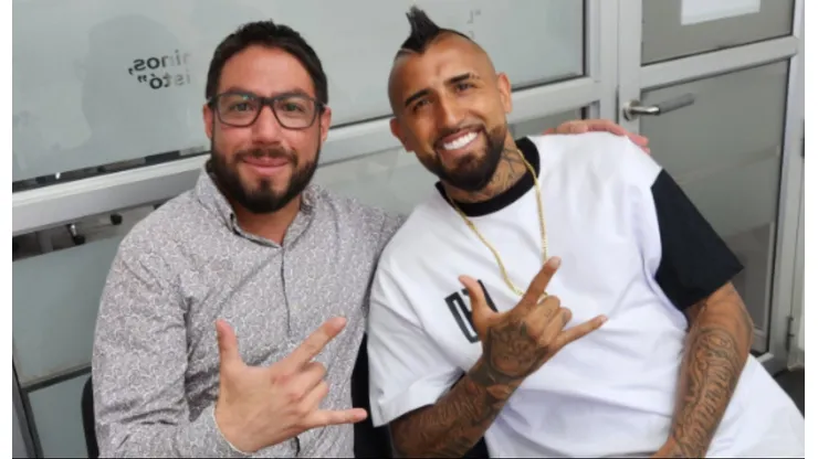 Camacho junto a Vidal antes de su presentación en Colo Colo.