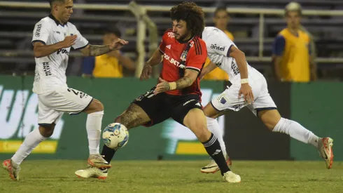 Maximiliano Falcón continuaría en Colo Colo este 2024. (Foto: Dante Fernández/Focouy/Photosport)