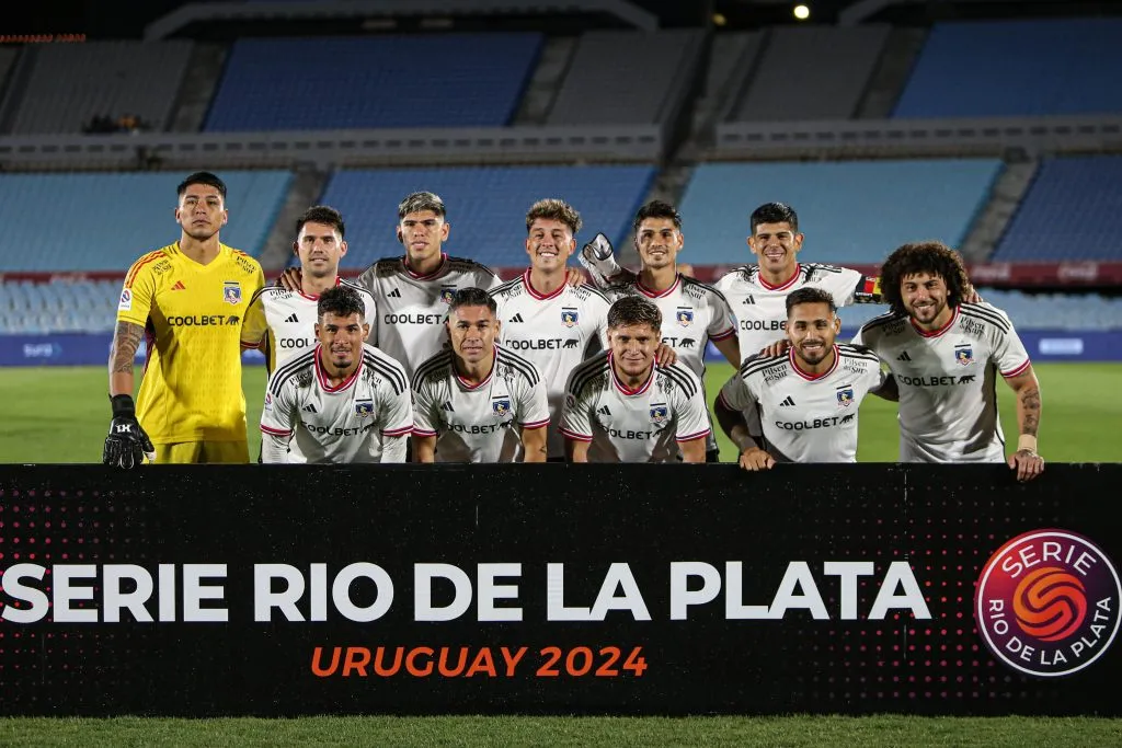 Colo Colo tendrá nueva indumentaria para la temporada 2024. (Foto: Gastón Britos/Focouy/Photosport)