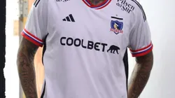 Colo Colo alista la presentación de su camiseta para la temporada 2024. (Foto: Photosport)