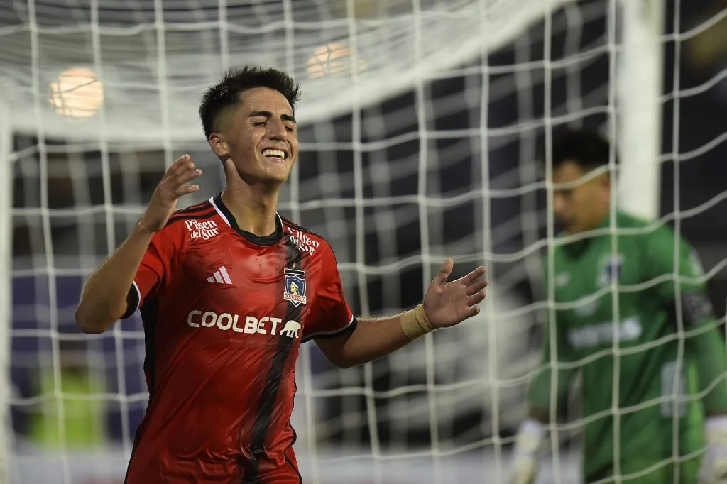 Diego Plaza anotó su primer gol en Colo Colo en la Serie Río de la Plata. (Foto: Dante Fernandez/Focouy/Photosport)
