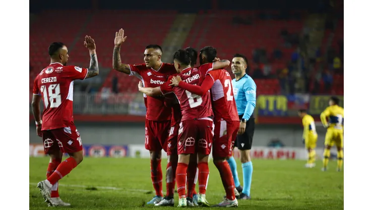Ñublense tendrá su Noche Roja en el estadio Nelson Oyarzún de Chillán (Foto: Photosport)