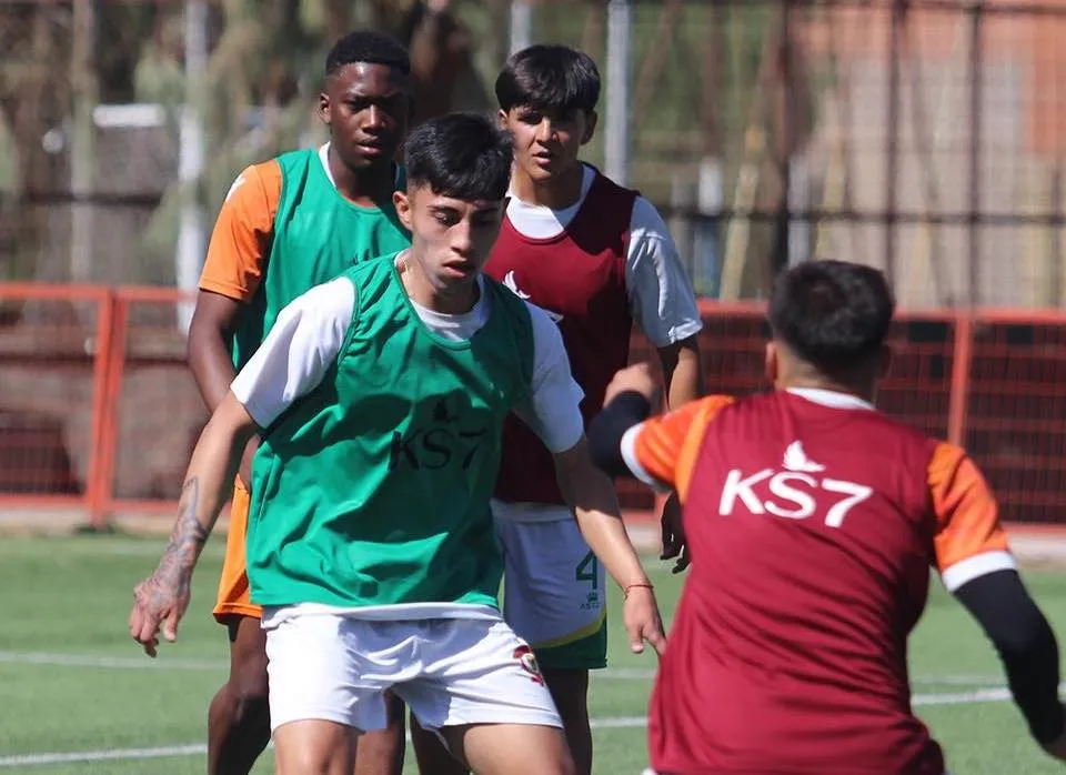 Los jóvenes de la cantera de Cobreloa se preparan para ir al primer equipo (Facebook Cobreloa)