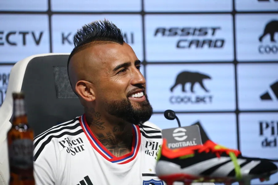 Vidal llega a Colo Colo por toda la temporada 2024. | Foto: Photosport