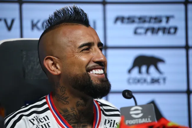 Vidal es pura felicidad en su vuelta | Foto: Photosport