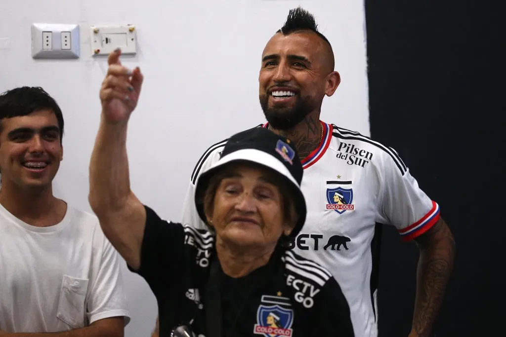 Arturo Vidal es el ídolo de hinchas y jugadores de Colo Colo (Photosport)