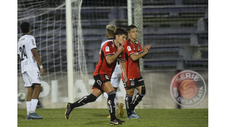 Leonardo Gil anotó un soblete en el amistoso de Colo Colo vs Liverpool. (Foto: Dante Fernández/Focouy/Photosport)