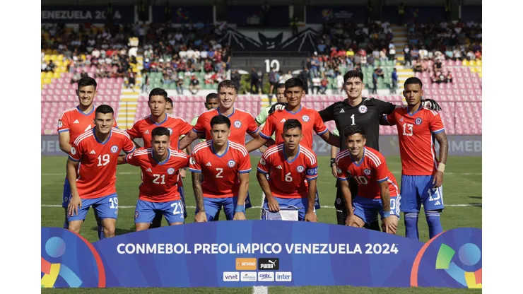 Alejandro Lorca cree que dos jugadores de La Roja Sub-23 tuvieron un desempeño rescatable ante Perú (Foto: Photosport)