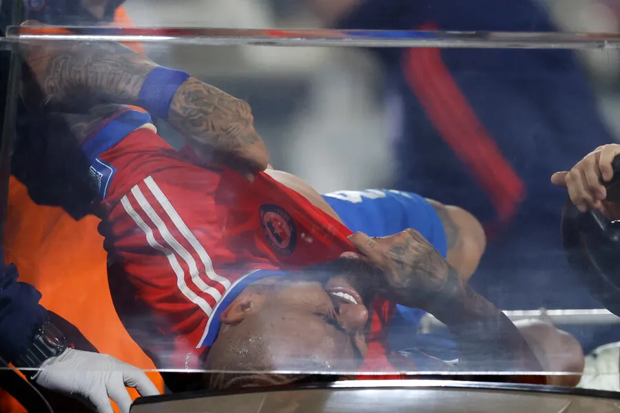 El estado físico de Arturo Vidal es el que preocupa en Blanco y Negro. | Foto: Photosport