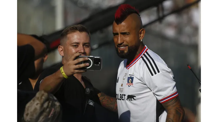 Arturo Vidal sigue a la espera que se resuelva su futuro en Colo Colo. (Foto: Jonnathan Oyarzún/Photosport)