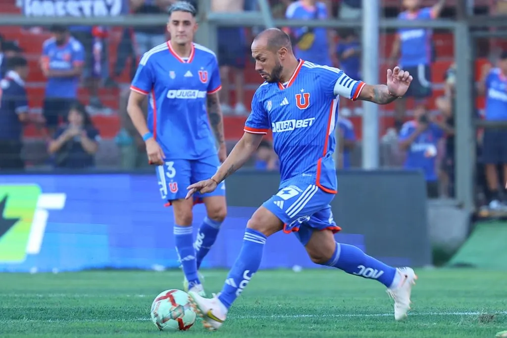 Marcelo Díaz volvió a jugar con la Universidad de Chile (Foto: Photosport)