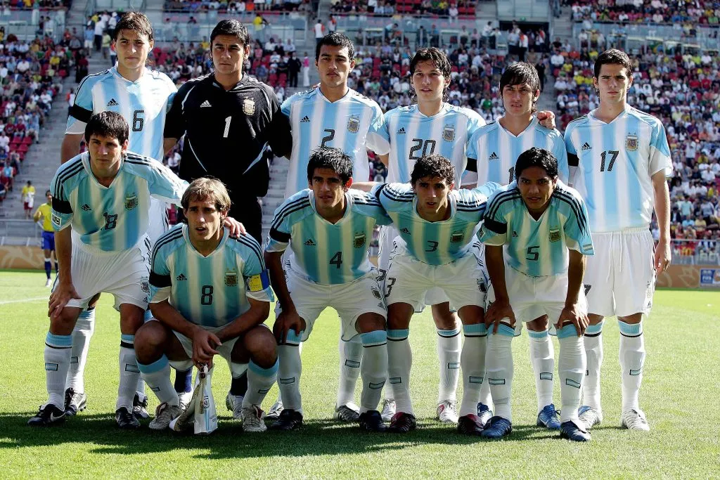 Óscar Ustari -de negro- jugó con Messi y ahora defenderá a Audax Italiano (Imago)