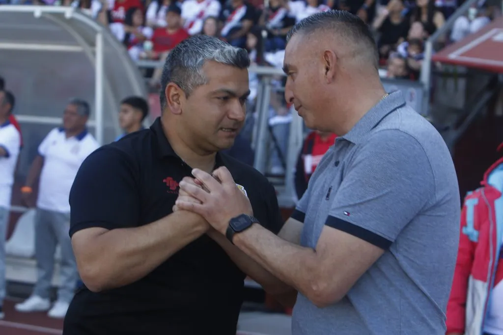 Jaime García y Damián Muñoz arrancan la temporada 2024 sin dirigir en Primera División o Primera B (Foto: Photosport)