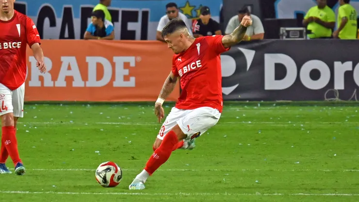Nicolás Castillo volvió en gloria y majestad a jugar fútbol profesional en la UC