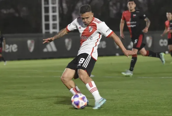 Encinas será el encargado de generar fútbol en Calera (Foto: Prensa River)