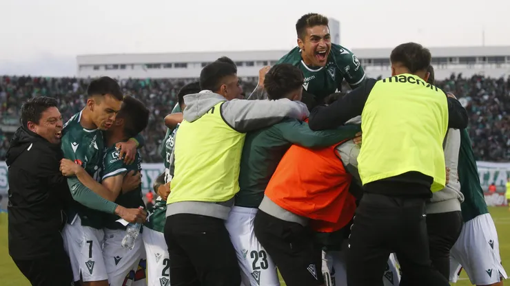 Wanderers espera sumar otro refuerzo y busca vender a sus figuras