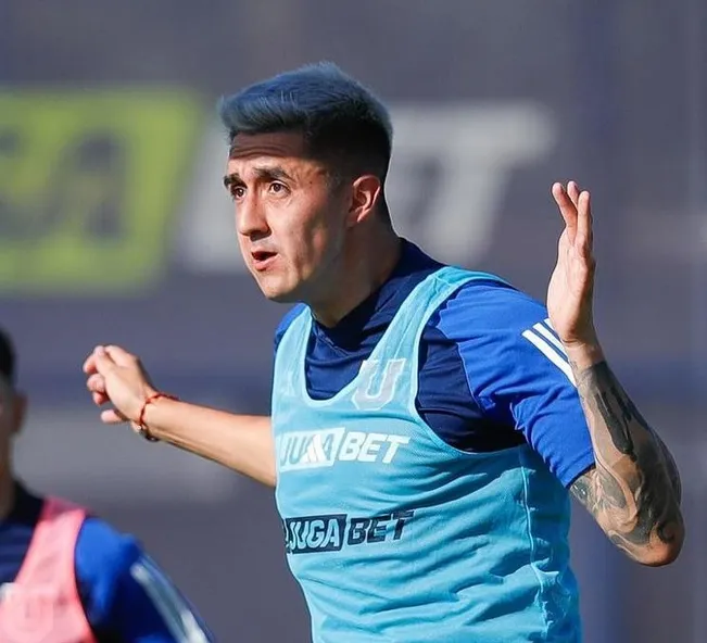 Nacho Tapia trabajando en la pretemporada azul (Prensa UCH)