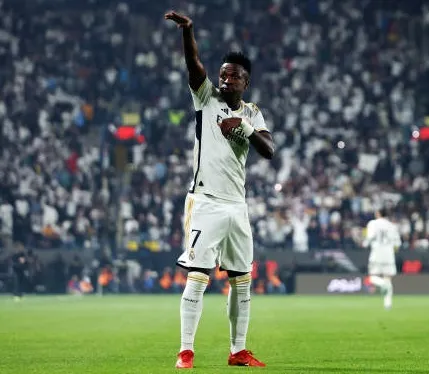 Vini Jr y una cosa poca: Tres goles al Barcelona (Getty Images)