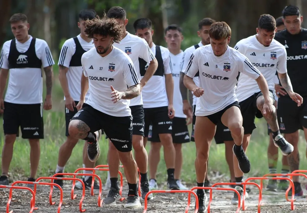 Así es la nueva indumentaria de entrenamiento de Colo Colo. (Foto: Colo Colo)