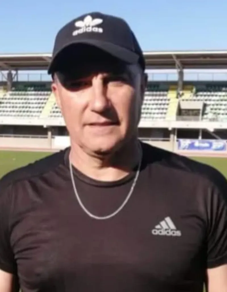 Rubén Martínez es el actual entrenador de Constitución Unido. En las temporadas 1989, 1990 y 1991 fue trigoleador del fútbol chileno, entre Cobresal y Colo Colo.