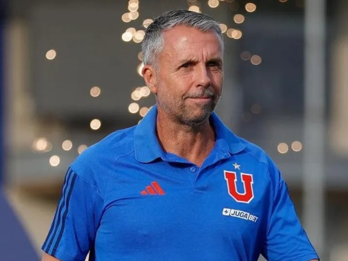 ¿Cómo jugaría la U de Gustavo Álvarez 2024?