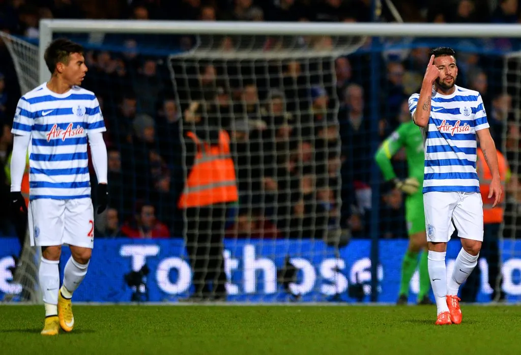 Eduardo Vargas y Mauricio Isla fueron compañeros en el Queens Park Rangers (Getty Images)