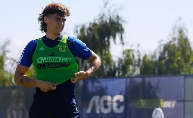 Cristóbal Muñoz entrena con el primer equipo de la Universiadad de Chile (Foto: Universidad de Chile)